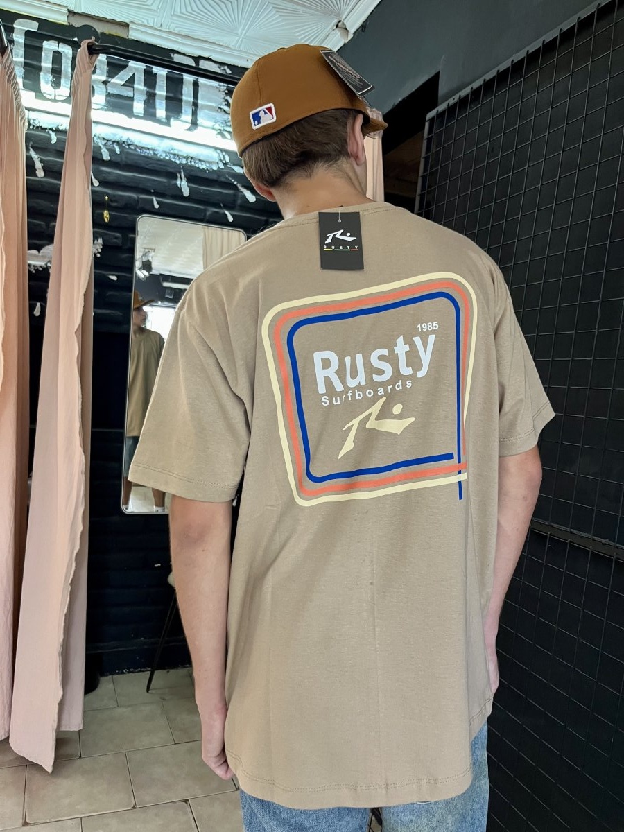 Remera Rusty